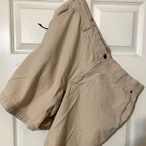 Make offer!! - Columbia - men's trail shorts size 36, 10"